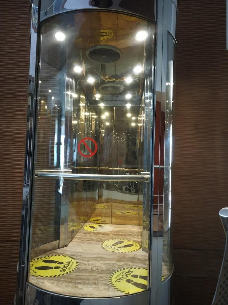 皇家兰花中央基列蒂亨比酒店 外观 照片